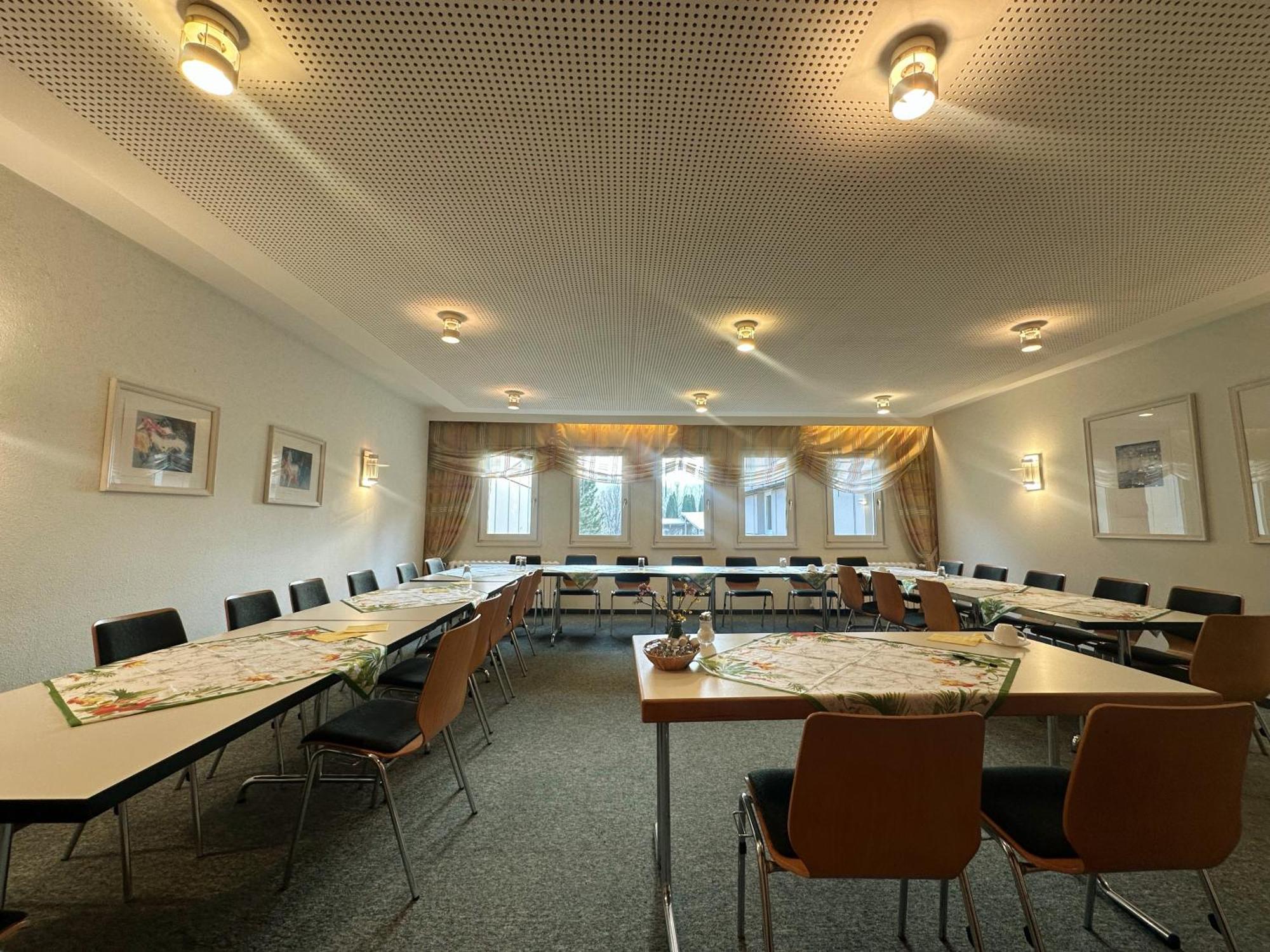 Hotel Am Laerchenberg I Fruehstueck, Wlan, Parkplatz Schirgiswalde-Kirschau Exterior foto