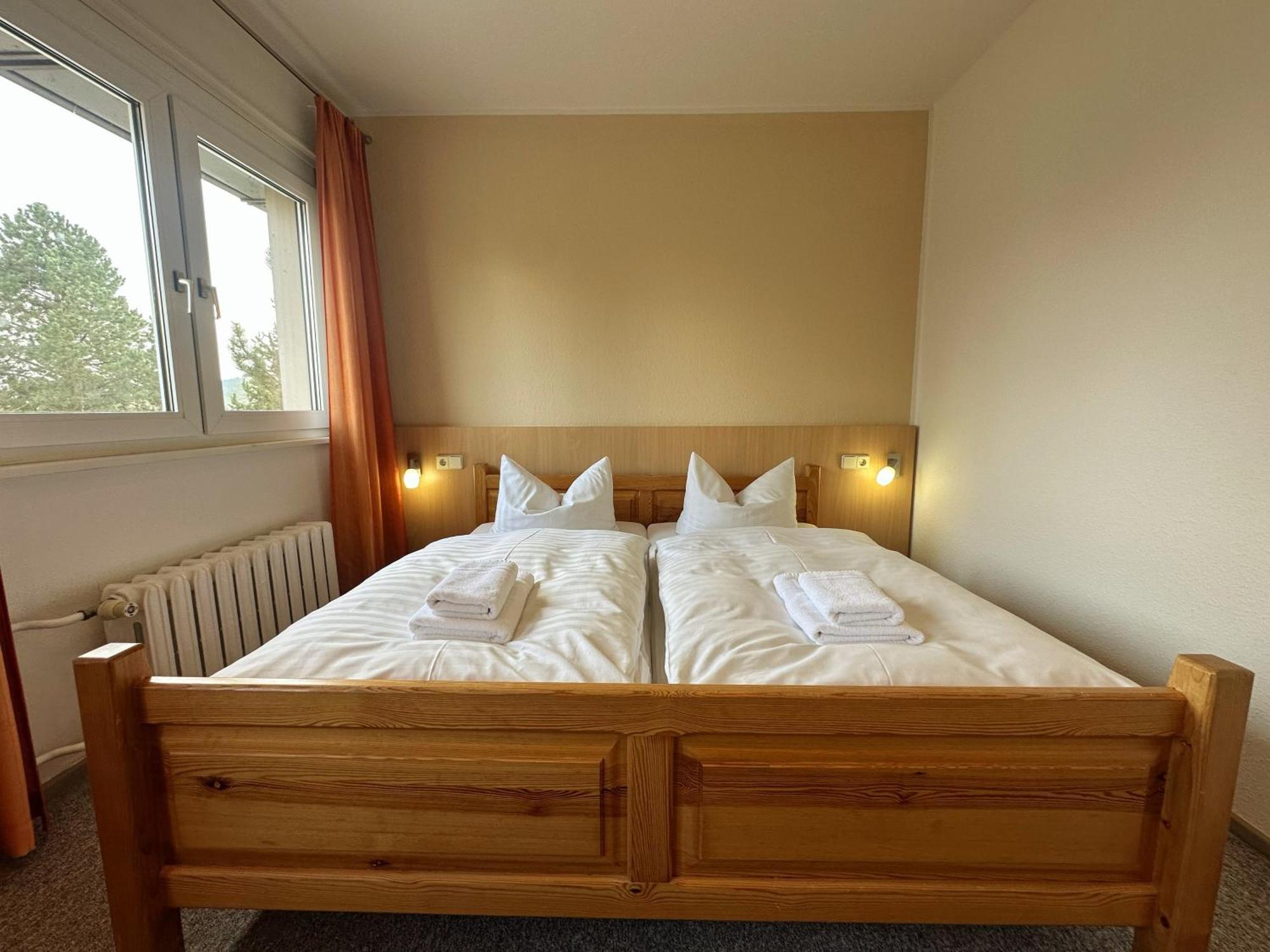 Hotel Am Laerchenberg I Fruehstueck, Wlan, Parkplatz Schirgiswalde-Kirschau Exterior foto