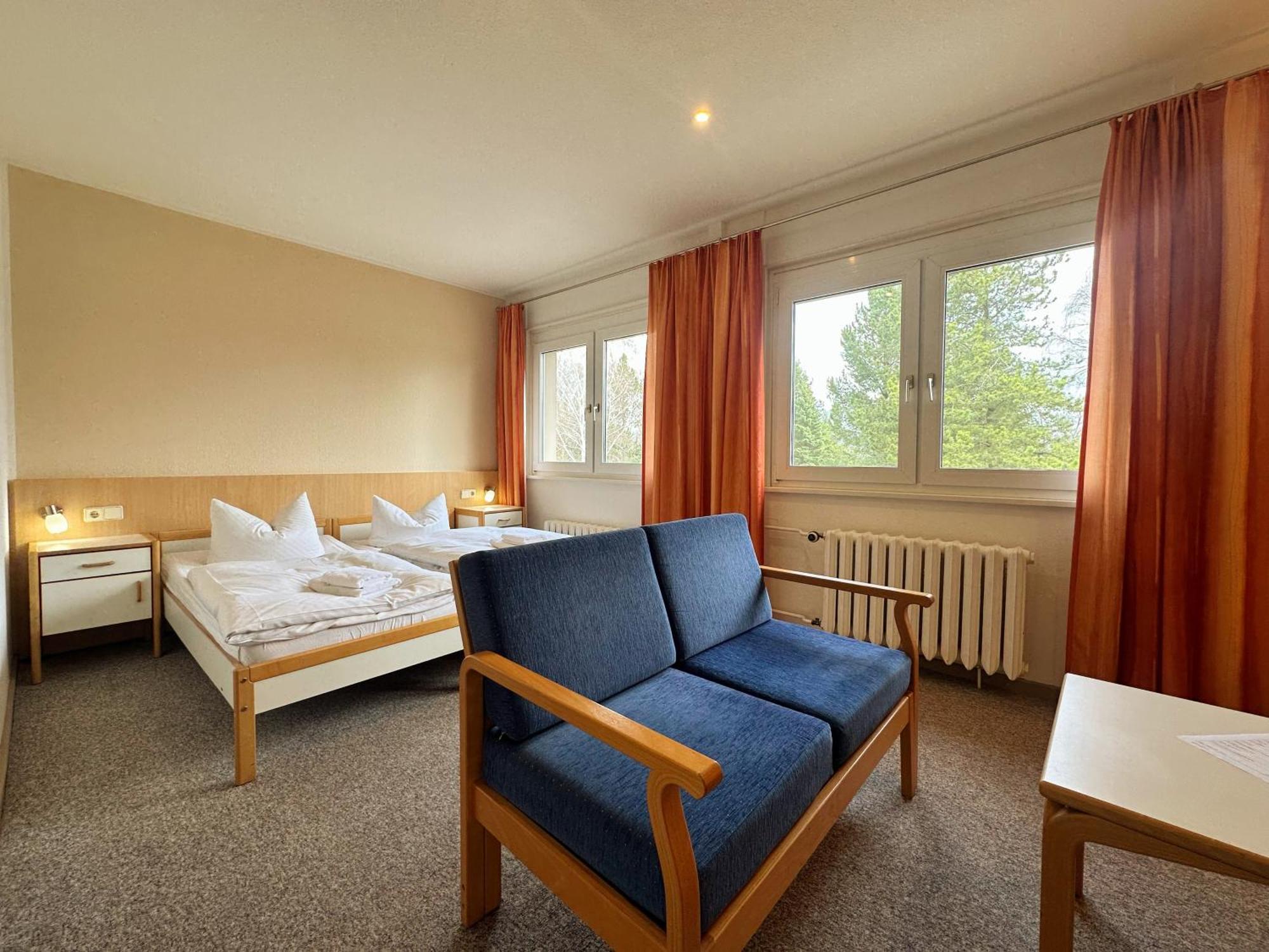 Hotel Am Laerchenberg I Fruehstueck, Wlan, Parkplatz Schirgiswalde-Kirschau Exterior foto